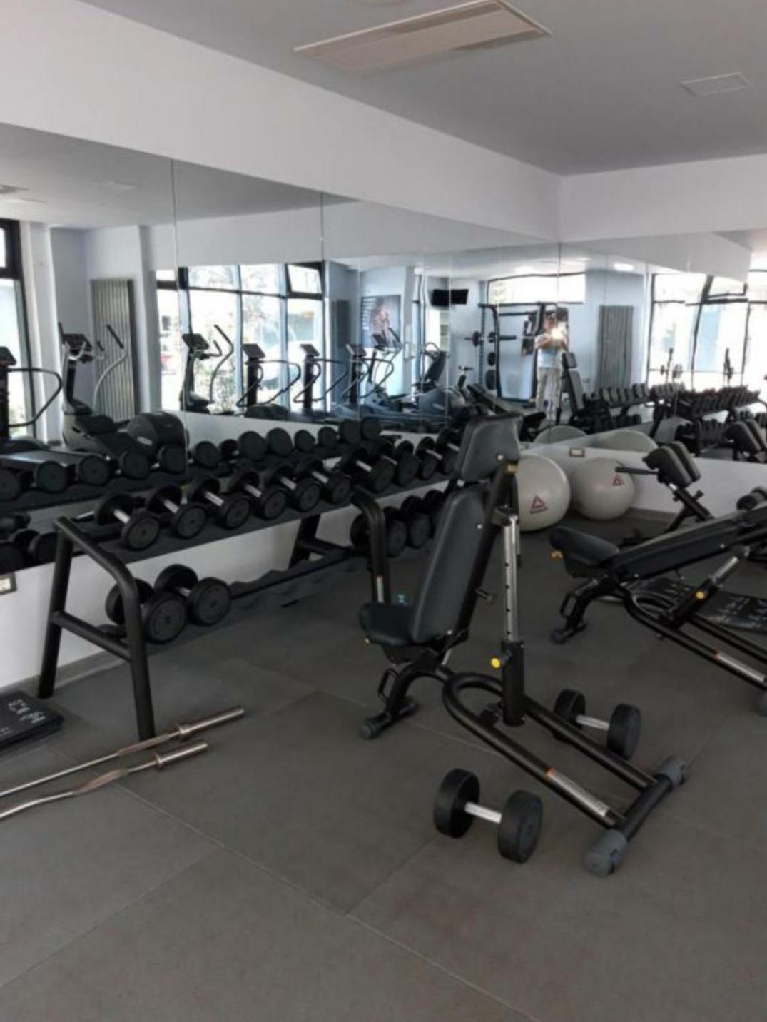 Luxury Suite Alezzi Beach Apartment Piscina Incalzita Sauna Jacuzzi Parking Năvodari Exterior foto